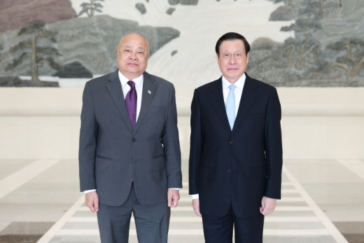 应勇会见斐济总检察长格兰汉姆·梁